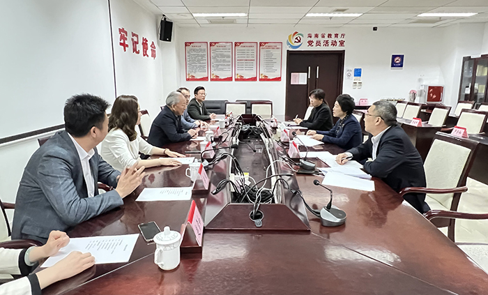 12月7日 嚴介和理事長與海南省教育廳黨委書記、廳長曹獻坤會談 (3).jpg