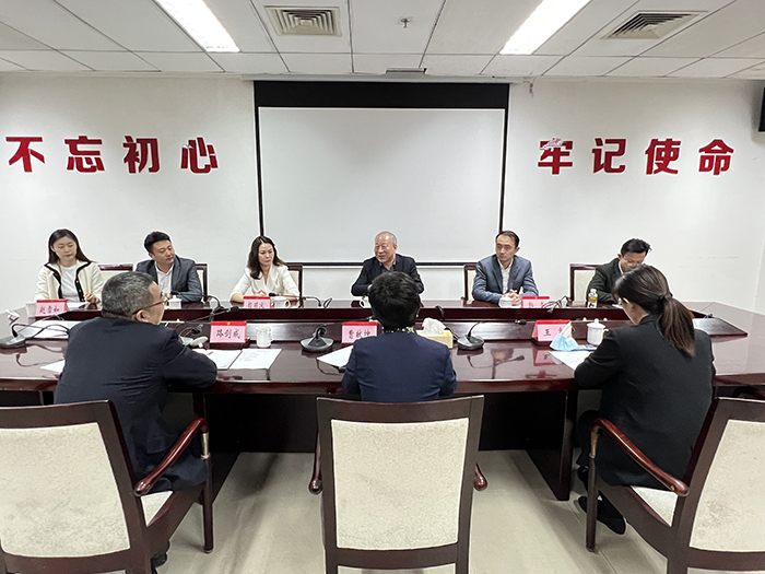 12月7日 嚴介和理事長與海南省教育廳黨委書記、廳長曹獻坤會談 (1).jpg