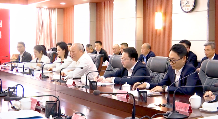 嚴(yán)介和理事長(zhǎng)同新疆塔城地委副書(shū)記、行署專(zhuān)員阿依丁會(huì)談 2.png