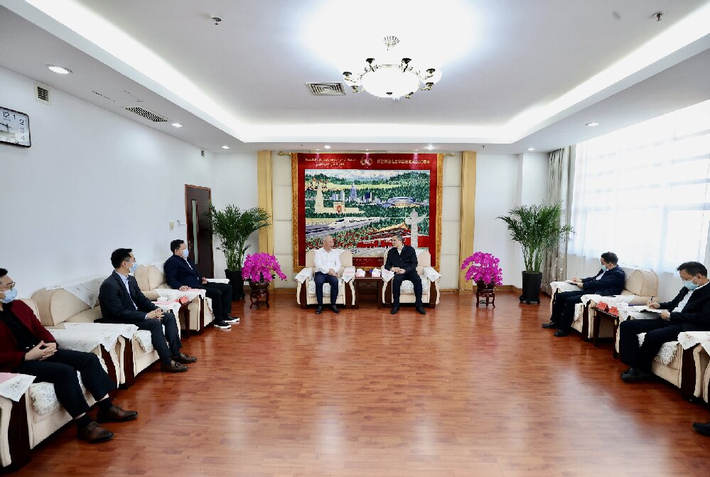 20230524嚴(yán)介和、嚴(yán)昊與新疆維吾爾自治區(qū)黨委副書記、烏魯木齊市委書記何忠友會(huì)談_proc.jpg