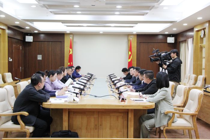 20231204嚴(yán)昊主席同廣西防城港市委副書(shū)記、市長(zhǎng)黃江會(huì)談 3.jpg