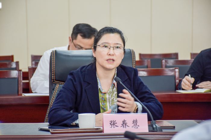 3月14日，太平洋建設(shè)與河源市燈塔盆地農(nóng)高區(qū)交流座談會在廣東河源召開，太平洋建設(shè)董事局主席嚴(yán)昊與燈塔盆地農(nóng)高區(qū)管委會主任張春慧就深化合作展開交流 (2).jpg